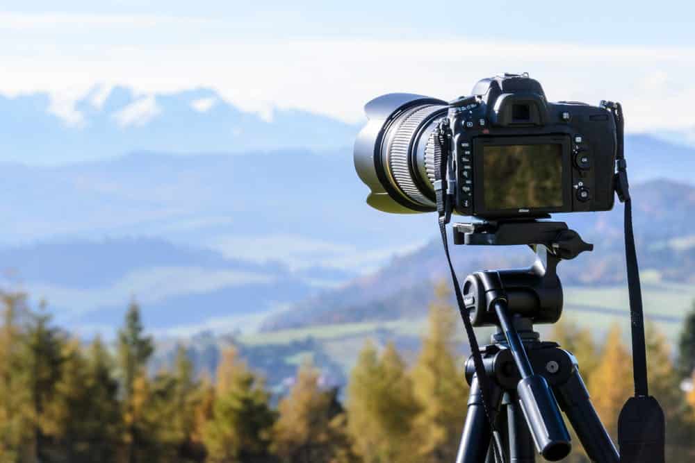 Sử dụng chân máy ảnh khi trọng lượng máy ảnh và ống kính lớn