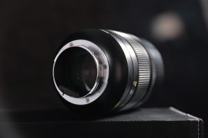 Mitakon Speedmaster 90mm f/1.5 là thấu kính có độ tán xạ thấp
