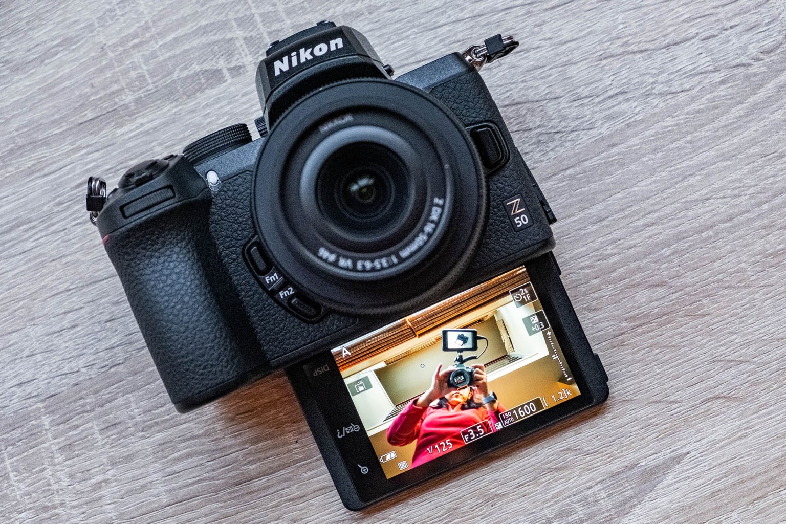 Máy ảnh quay vlog Nikon Z50