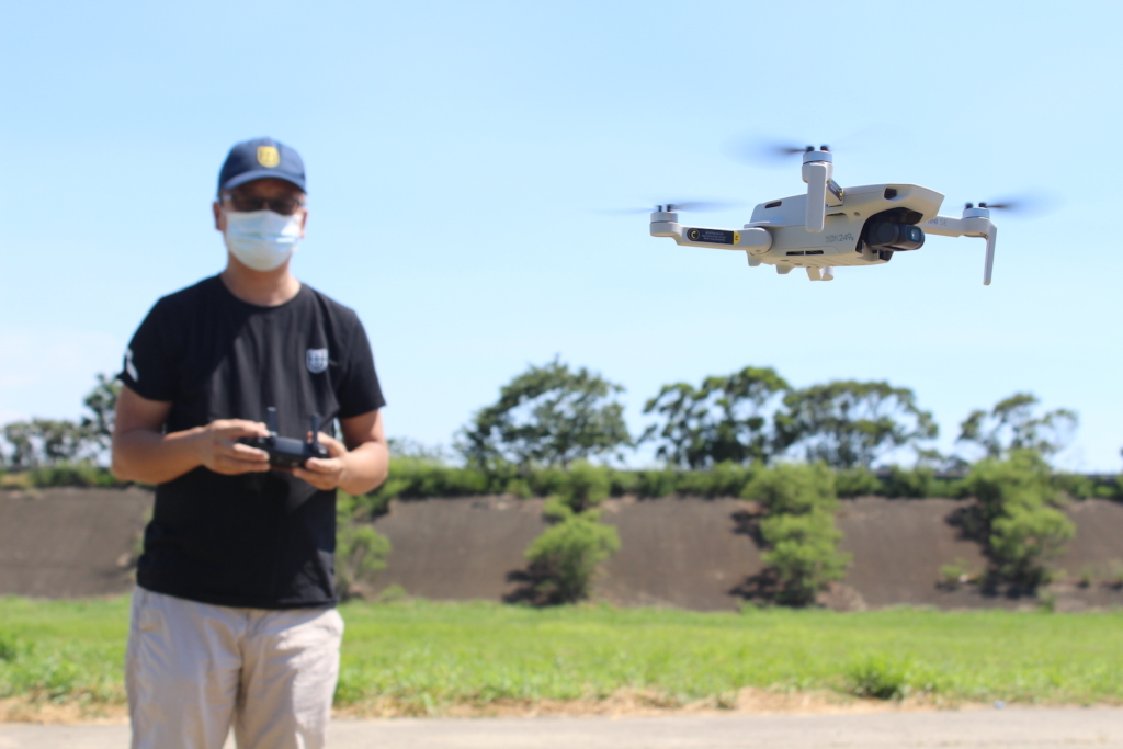 Flycam Mini SE phù hợp với người mới tập bay