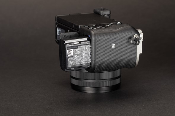 Máy ảnh có thời lượng pin lớn cho phép quay chụp trong thời gian dài