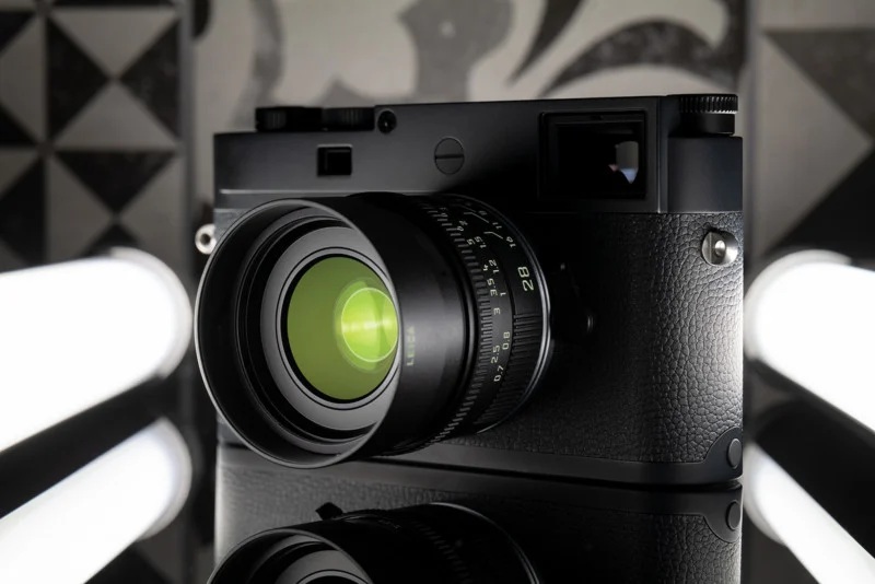 Matte Black Summicron-M 28mm f/2 ASPH kết hợp với máy ảnh M