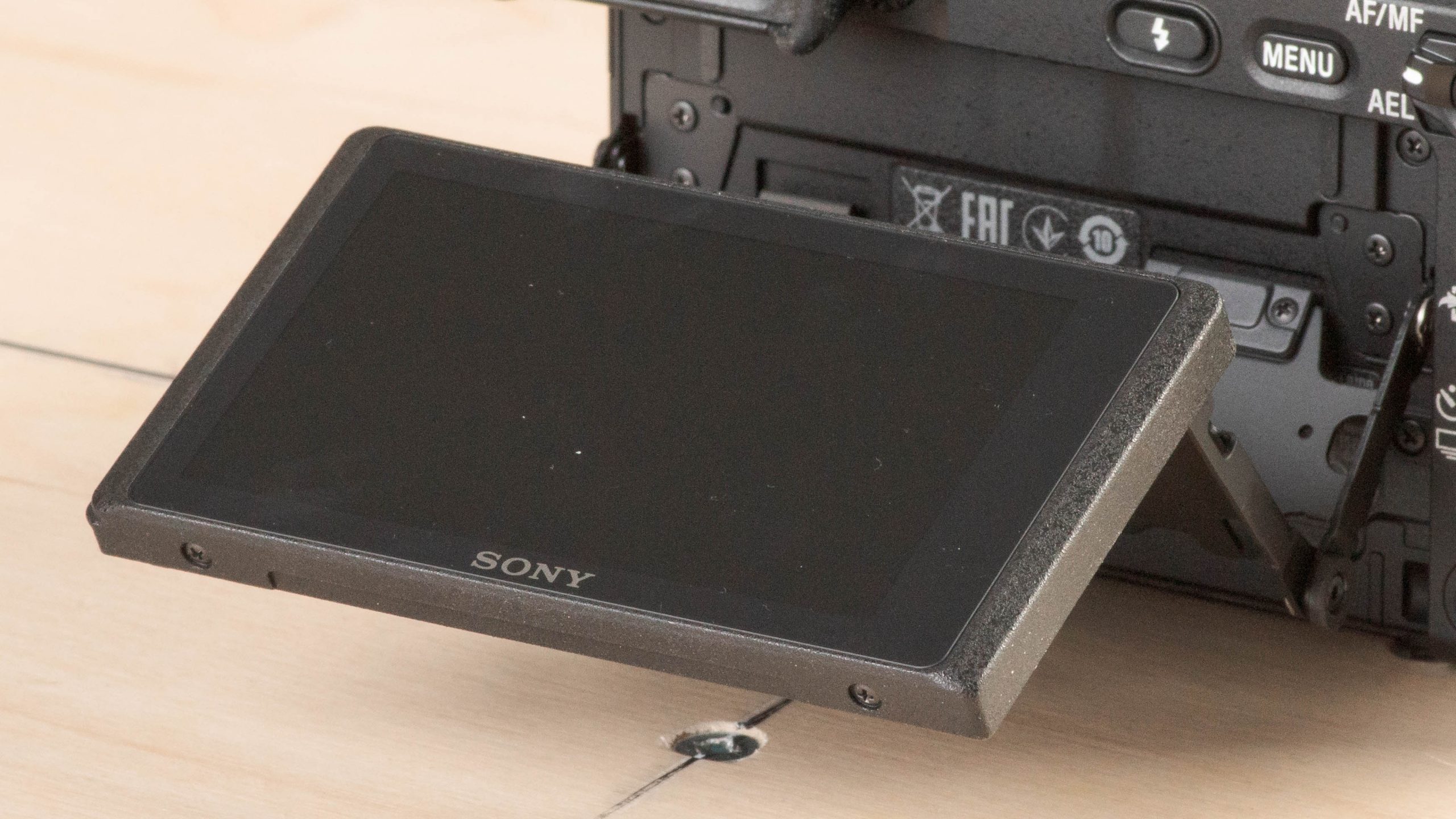 Sony A6400 có màn hình lật 180 độ