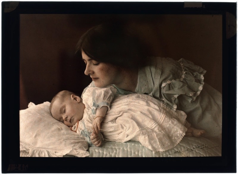 Bức ảnh Mother and Child chụp năm 1912