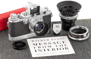 Máy ảnh Leica IIIc của nhiếp ảnh gia Walker Evans tại buổi đấu giá Leitz Photographica