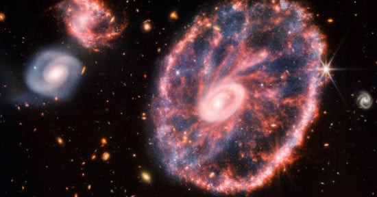 Hình ảnh của Webb được chụp bằng thiết bị NIRCam của kính viễn vọng không gian trị giá 10 tỷ USD, có thể nhìn thấy được khoảng 500.000 ngôi sao.