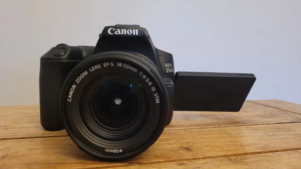 Máy ảnh Canon EOS 250D