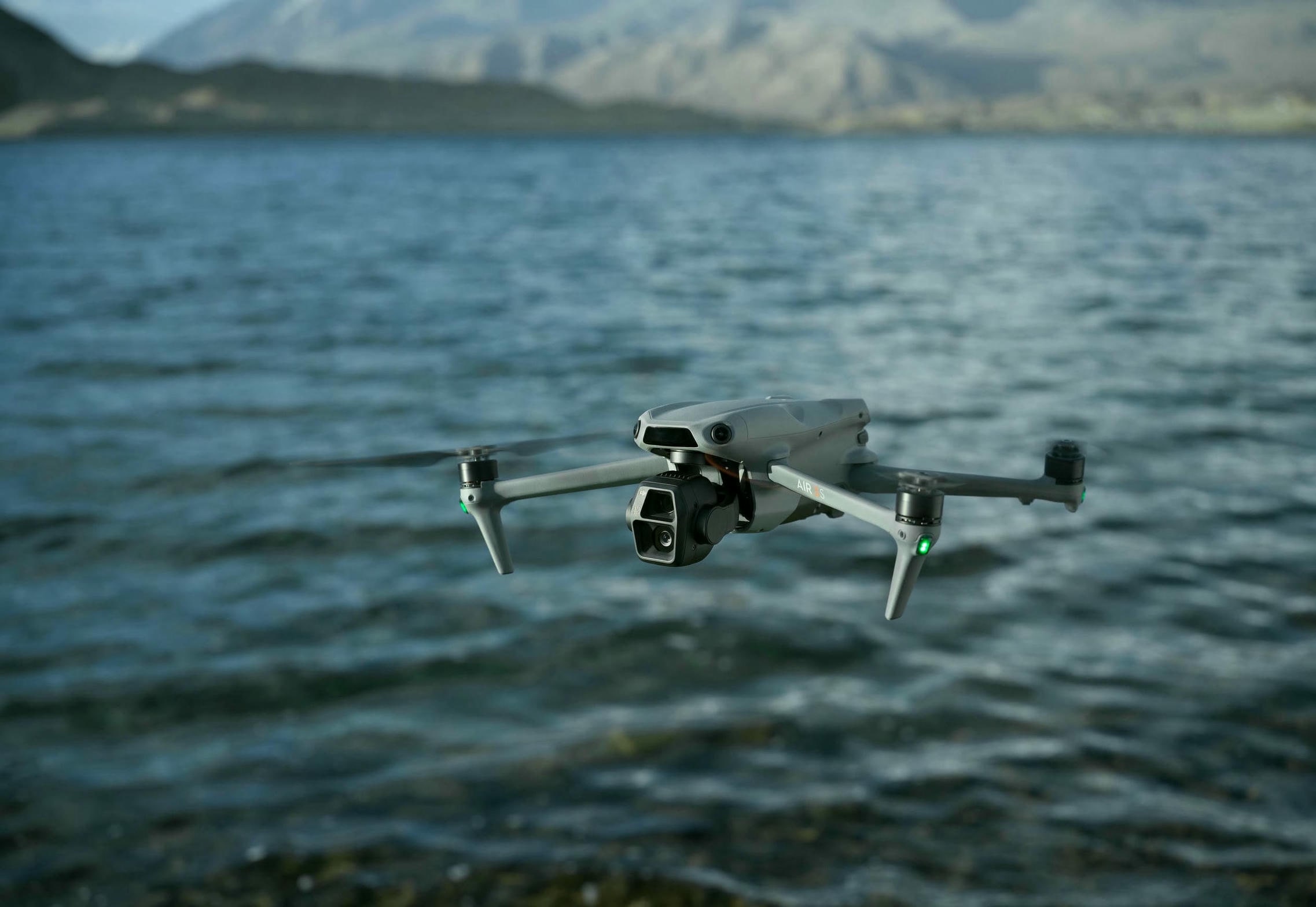 DJI Air 3S có khả năng theo dõi chủ thể ổn định