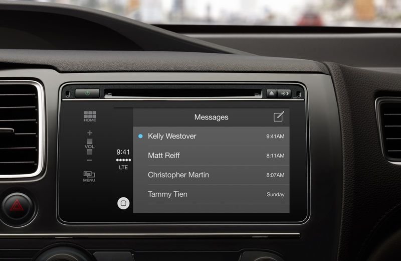 Việc gửi tin nhắn trên Apple CarPlay cũng có thể thực hiện thông qua Siri