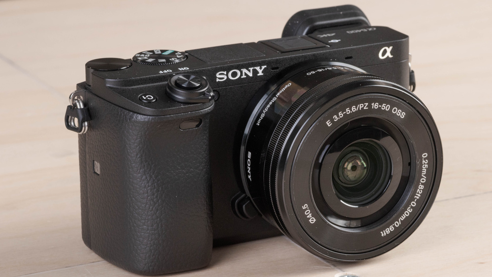 Đánh giá Sony A6400: Camera Quay Video Không Giới Hạn, AF Nhạy, Màn Hình Lật 180 Độ